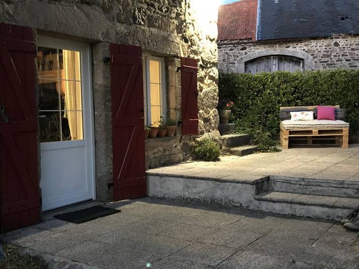Gîte pour 8 personnes, avec terrasse et jardin à Ferrières-sur-Sichon - 4
