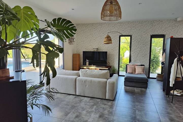 Villa pour 6 personnes, avec Jacuzzi ainsi que Terrasse et Jardin