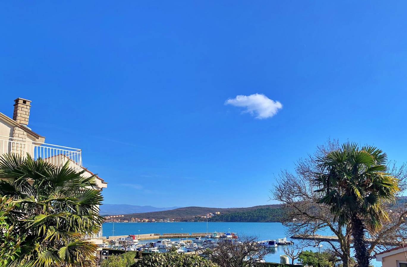 Apartment Nevenka - Meerblick, 70m vom Meer in Cizici, Krk