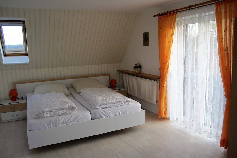 Ca.100 m² für 2-6 Pers., Wlan, Wintergarten, eingezäuntes Grundstück in Hohenfelde, Südliche Ostseeküste