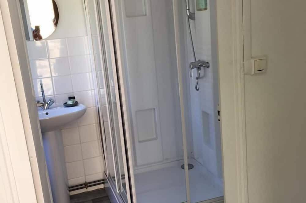 Apartamento entero, Estudio-Apartamento-Baño con ducha-Vista al campo in Beynac-et-Cazenac, Périgord Noir