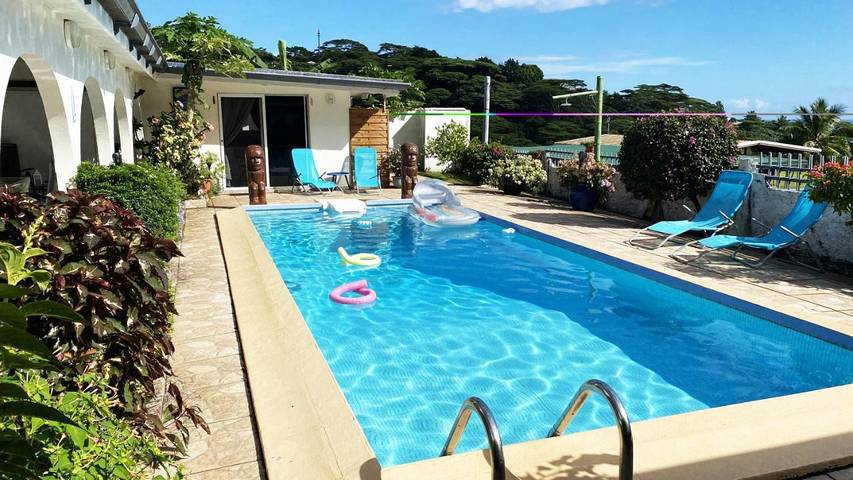 Chambre d’hôte pour 2 personnes, avec piscine ainsi que jardin et vue