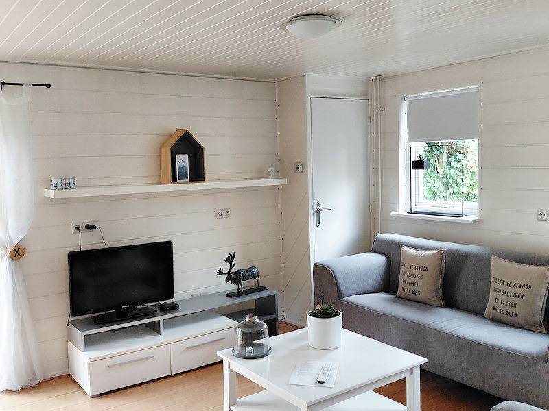 Vakantiefriesland — Ferienhaus Nes mit großer Rasenfläche in Nationalpark De Alde Feanen