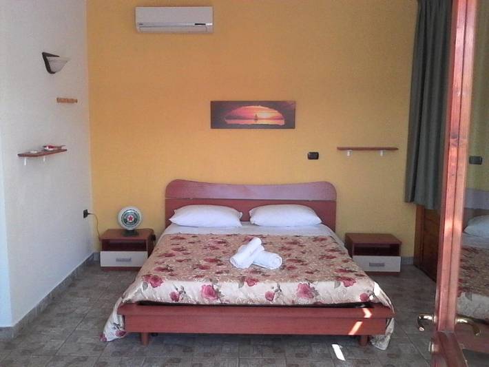 Chambre d’hôte pour 3 personnes, avec terrasse, animaux acceptés - 1