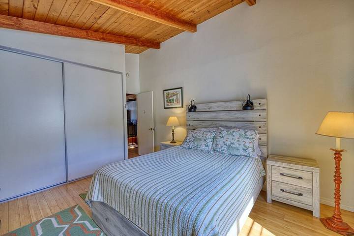 Vacation rental for 10 people, with balcony in Santa Catalina Island