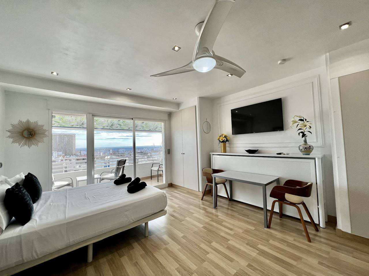 Monolocale intero, Riscal 9 by United Renters in El Barrio, Alicante