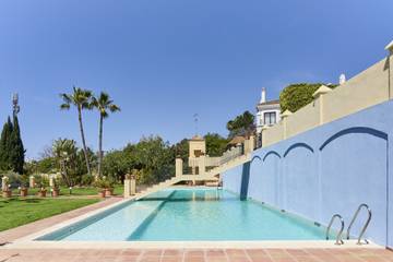 Villa for 8 Guests in Urbanización Los Verdales, Marbella, Picture 2