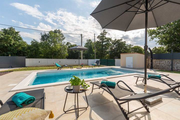 Location de vacances pour 5 personnes, avec jardin et piscine, adapté aux familles à Svetvinčenat - 2