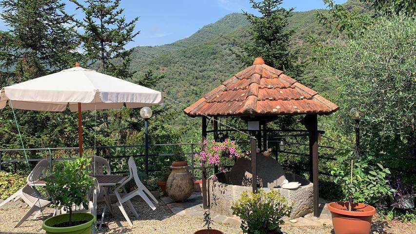 Gîte pour 4 personnes, avec vue et jardin à Rocchetta Nervina