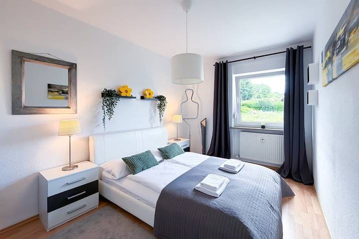 Ganze Wohnung, Helles Designer-Apt. | Terrasse & 2xgratis-Parken in Frankenalb