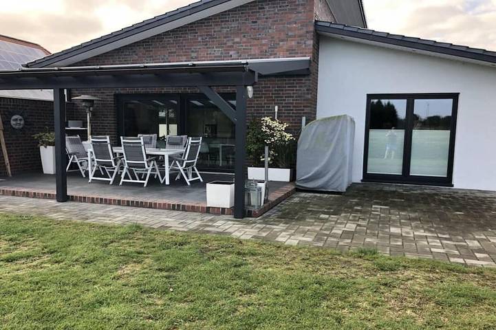 Ferienhaus für 5 Personen, mit Garten und Terrasse sowie Sauna in Zetel