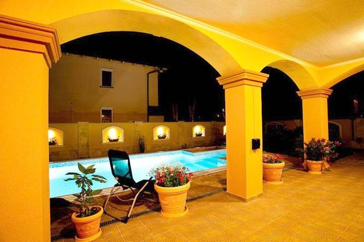 Ferienhaus für 10 Personen, mit Garten und Ausblick sowie Pool in Siofok - 3