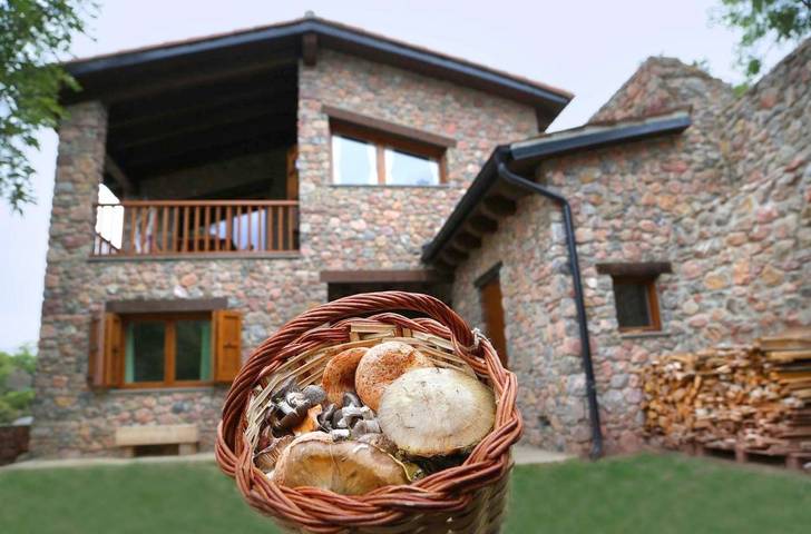 Albergue para 9 personas, con vistas y jardín en Alto Urgel - 2