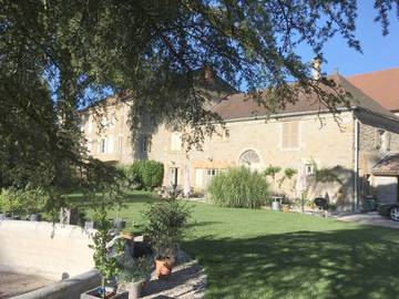 Chambre d’hôte pour 2 personnes, avec vue et jardin à Crémieu