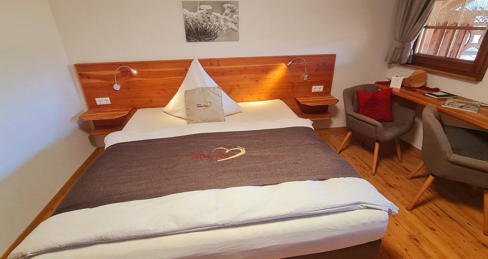 Gästehaus Holzer Kreuz - Gästezimmer Veilchen für 2 Personen inkl. Landfrühstück in Schönau im Schwarzwald, Südschwarzwald