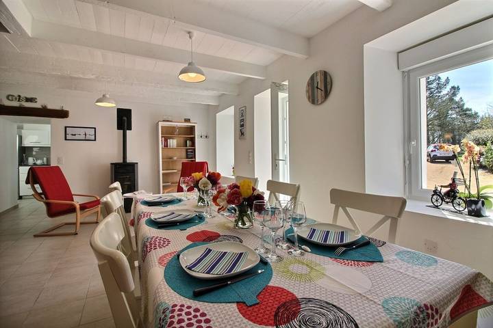 Gîte pour 6 personnes, avec terrasse et jardin