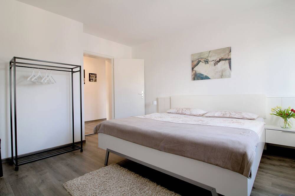 Ganze Wohnung, Familienfreundliche 4,5-Zimmer-Ferienwohnung Bella Wlan inklusive in Volkertshausen, Landkreis Konstanz