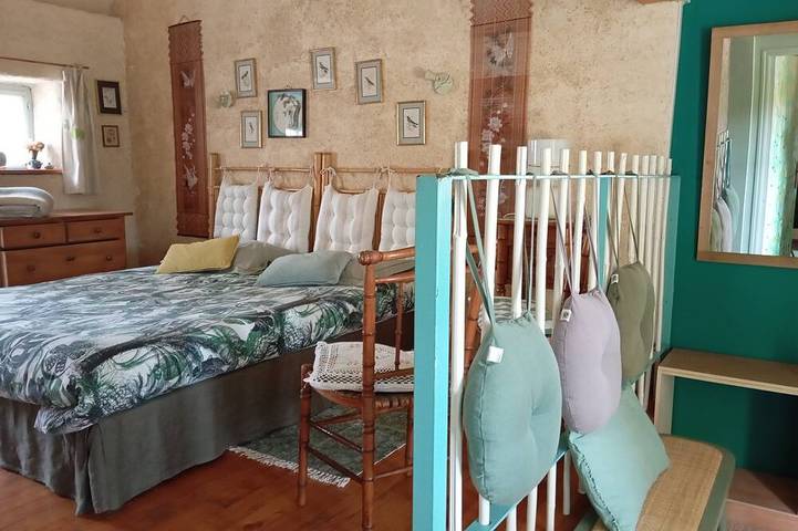 5 minutes from the tip of the torch! Our thatched cottage welcomes you. in Penmarc'h, Quimper und Umgebung