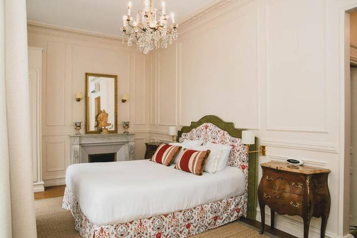Maison d’hôte pour 4 personnes, avec Terrasse ainsi que Jardin et Vue dans Basilique Saint-Seurin de Bordeaux