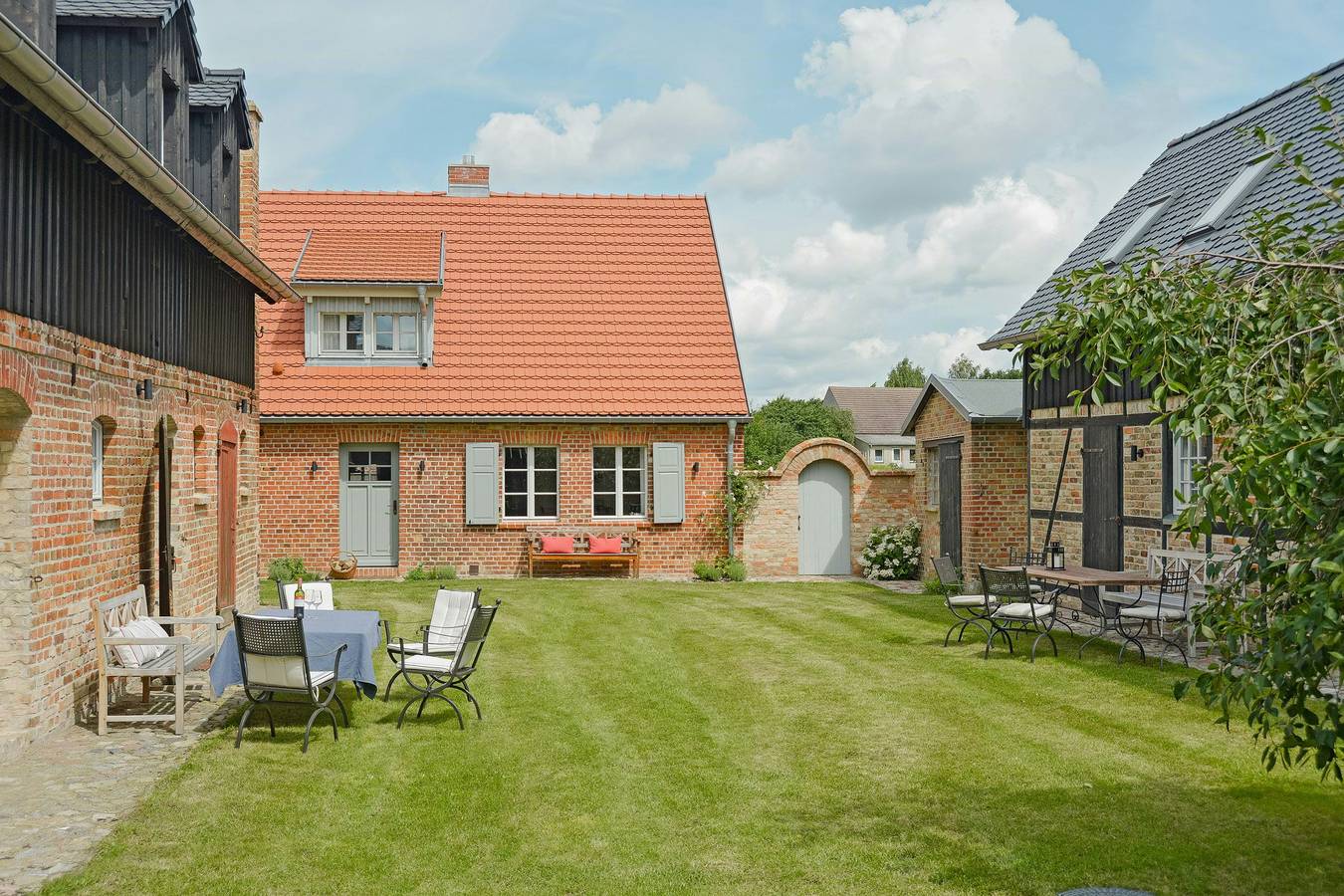 Landhaus-Komfort auf Vierkanthof in der Uckermark in Nordwestuckermark, Uckermark