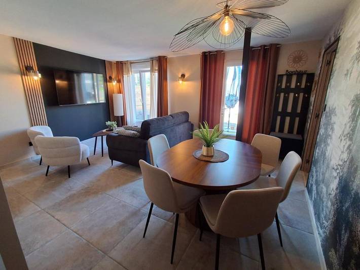 Location de vacances pour 7 personnes, avec Terrasse et Piscine dans Rinxent