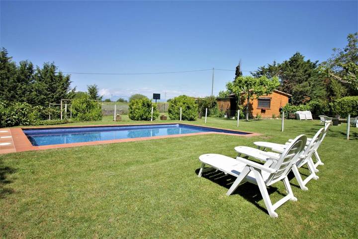 Casa de vacaciones para 15 personas, con piscina y terraza además de vistas y jardín en Osona - 2
