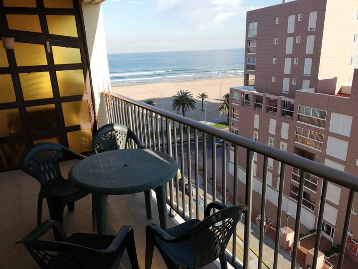 Ferienwohnung für 2 Personen, mit Terrasse und Kinderpool sowie Pool in Gandia