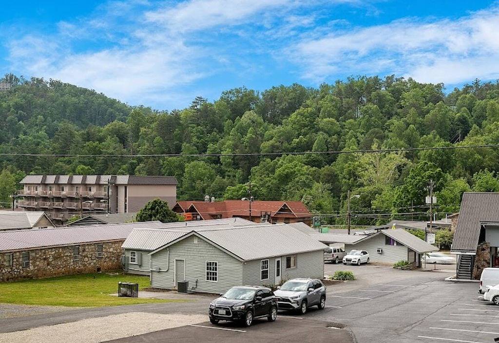 Stay in a Vintage Gatlinburg Motel! Now Pet Friendly! in Gatlinburg, Sevier County
