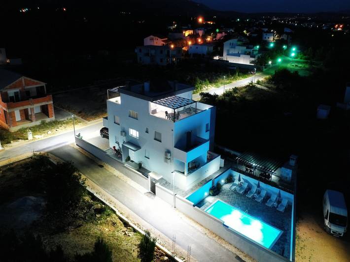 Apartament wakacyjny dla 6 osób, z Balkon i Taras oraz Basen i Widok w Seline