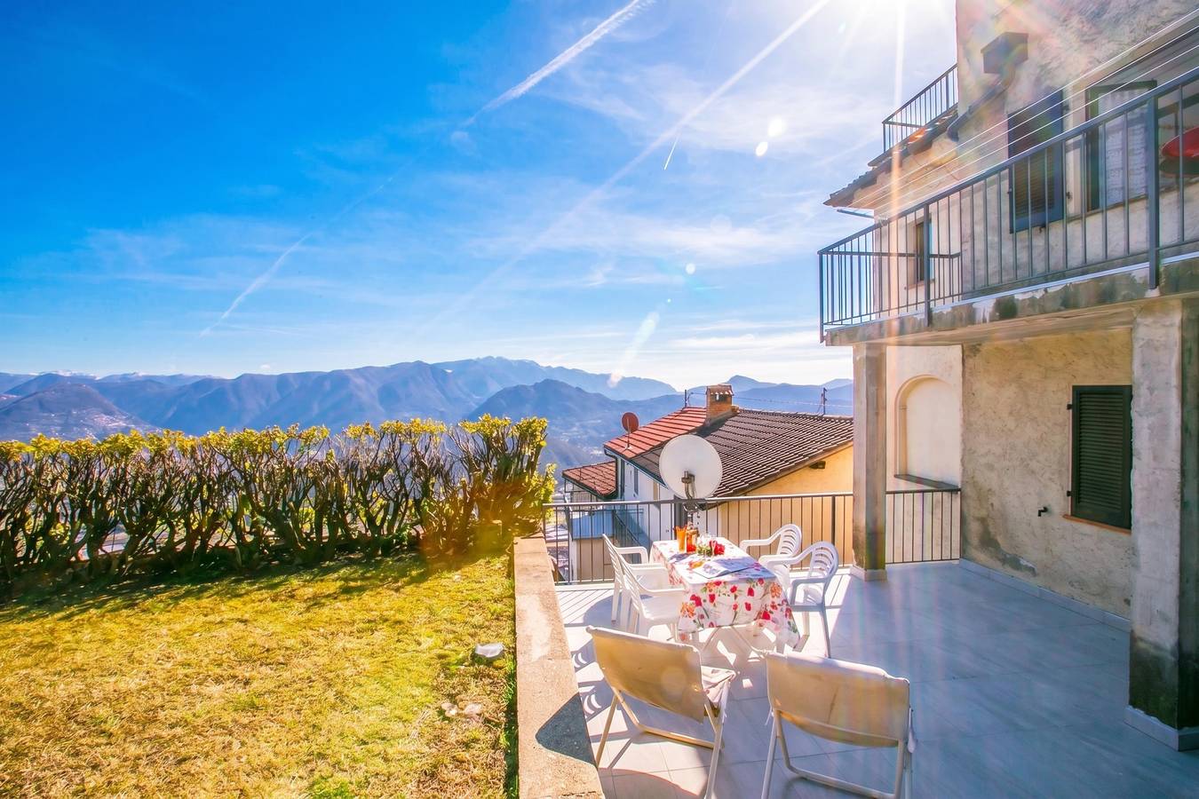 Ganze Wohnung, Ferienwohnung für 6 Personen mit Terrasse in Lisone, Cademario