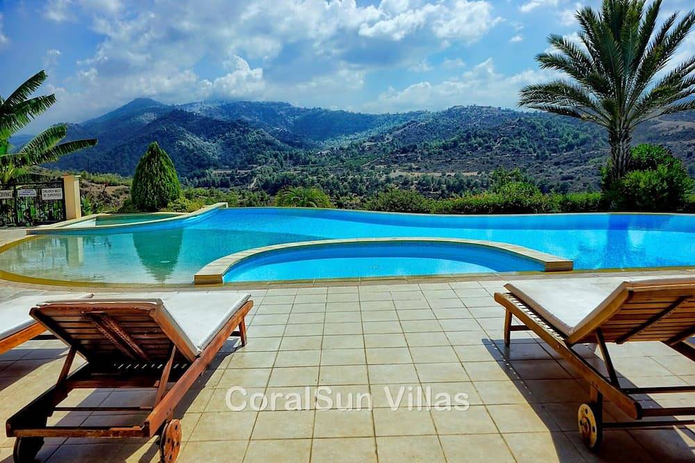Elite Erstaunliche Luxusvilla, Gym, Spielzimmer, Enormischer Pool Mit Jacuzzi, Schlafmöglichkeiten für 14 in Αργάκα, Südzypern