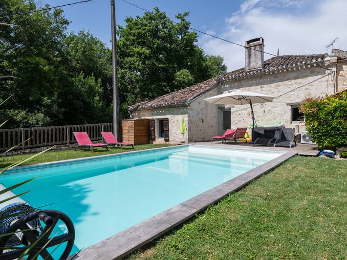 Gîte pour 6 personnes, avec jardin et terrasse à Saint-Caprais-de-Lerm