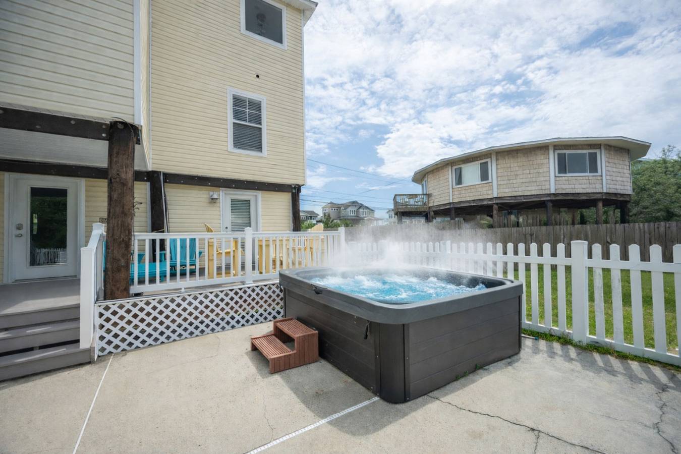 9Br Ocean Estate • Pool • Hot Tub, 350 Ft to Beach in Sandbridge Beach, Sandbridge