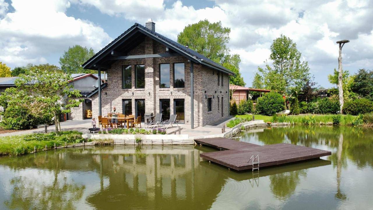 Exklusives Haus am See in Cappel, Cuxland