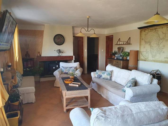 Location de vacances pour 8 personnes, avec vue ainsi que piscine et jardin, animaux acceptés à Le Luc - 4