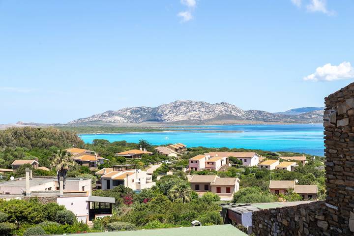 Location de vacances pour 6 personnes, avec jacuzzi et jardin à Stintino - 3