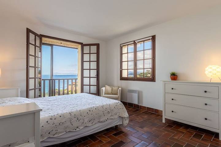 Location de vacances pour 6 personnes, avec jardin, animaux acceptés dans Plage Du Rayolet - 2