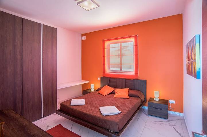 Ganze Wohnung, Modernes Apartment mit freiem Meerblick und eigenem Infinity-Pool in Marsaskala, Insel Malta