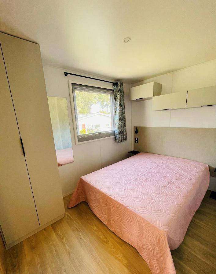 Camping pour 4 personnes, avec piscine et terrasse ainsi que jardin et vue à Roquebrune-sur-Argens - 4