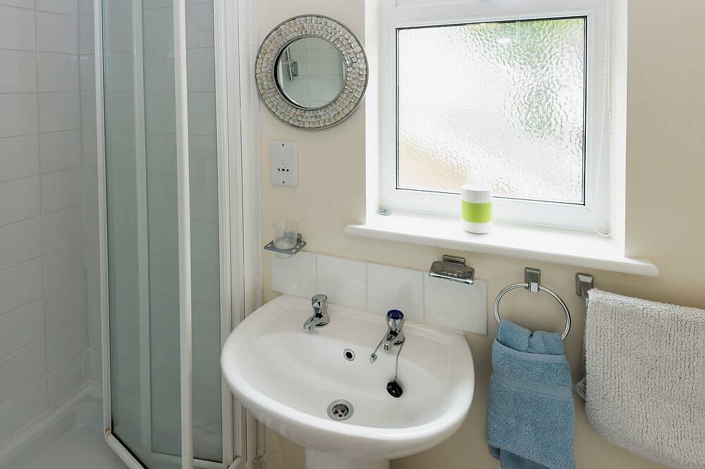 2 bedroom accommodation in Wootton Bridge in Wootton Bridge, Isle of Wight