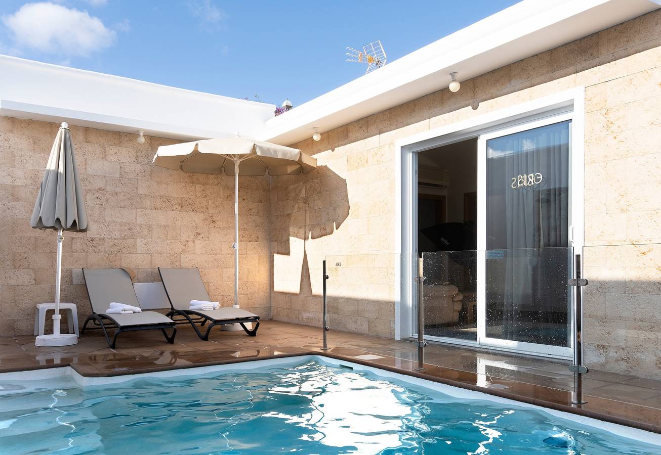 Beautiful Villa Eris with Wi-Fi, Garden, Terrace & Pool in Puerto del Carmen, Tías