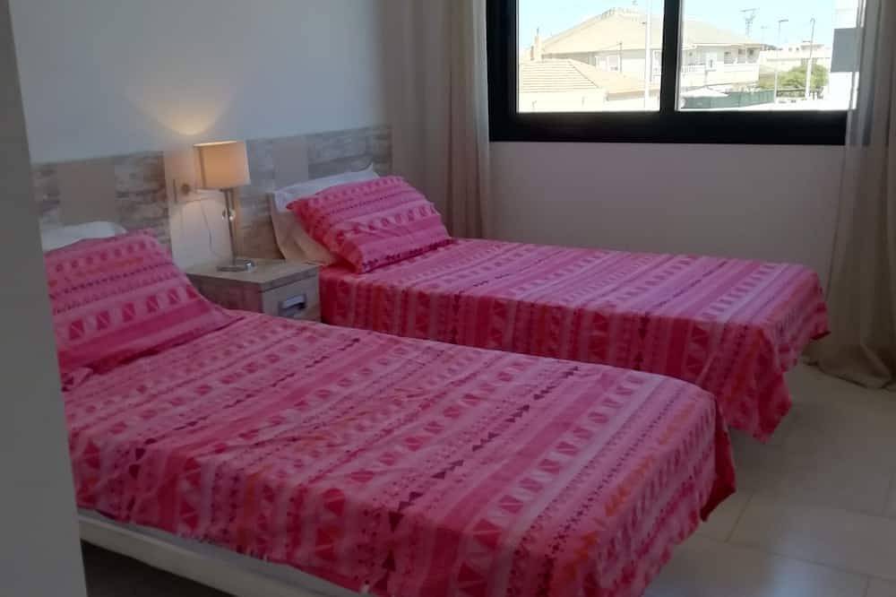 Entire apartment, Luxury 2 Bed Penthouse Apartment, Prime Location, Only 700 Metres From The Beach in San Pedro del Pinatar, Costa Cálida