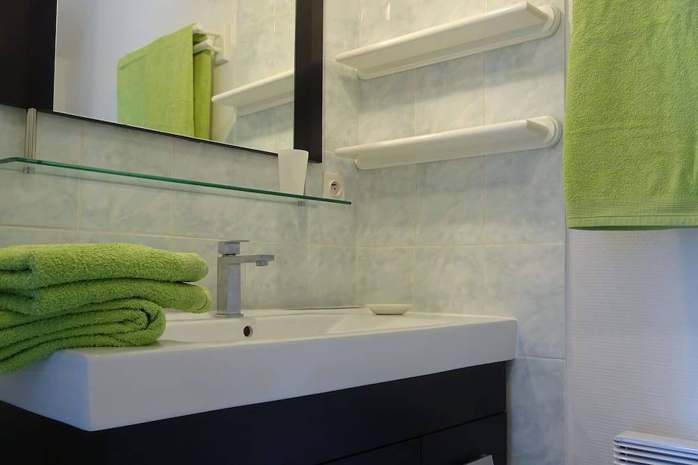 Appartement entier, Appartement 2 pièces en Rdj dans maison proche Annecy in Étercy, Région d'Annecy