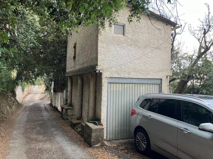 Gîte pour 6 personnes, avec piscine et terrasse ainsi que vue et jardin à Levens - 2