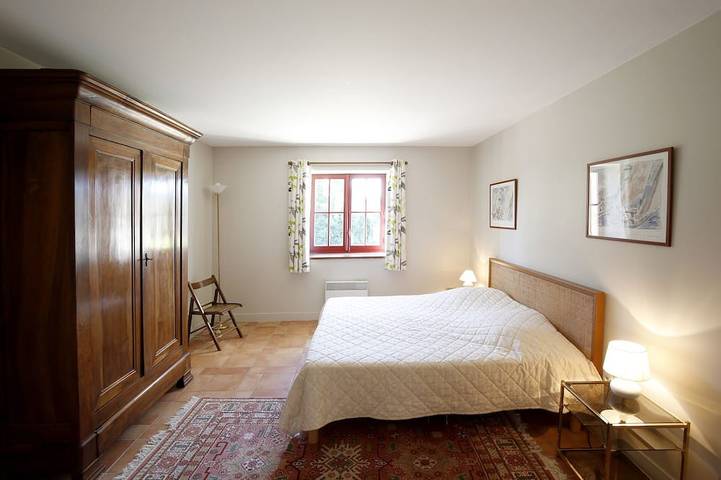 Location de vacances pour 6 personnes, avec jardin à Sallebœuf - 2