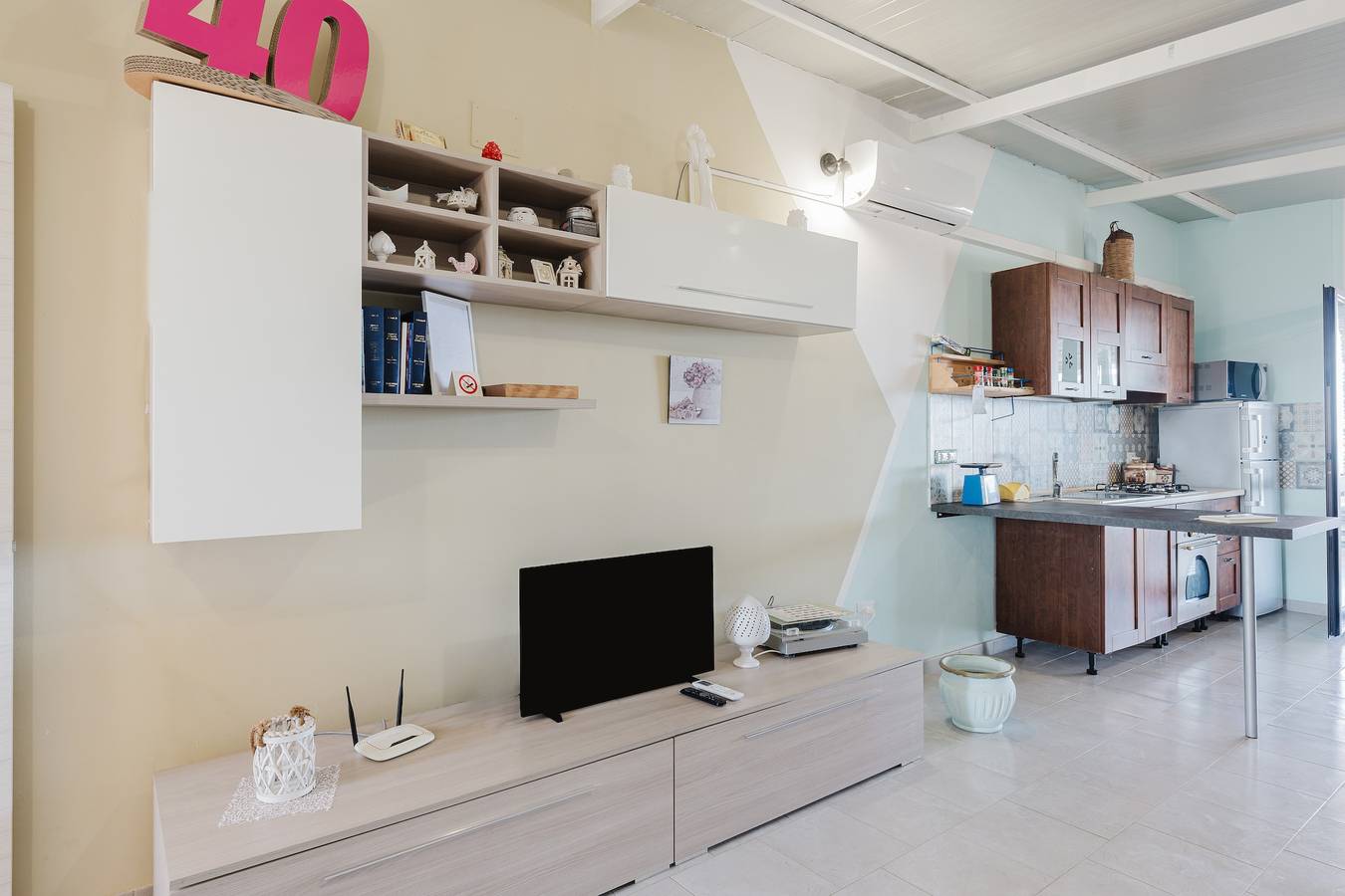 Appartamento intero, Casa vacanze 'Angela' con vista mare, Wi-Fi e aria condizionata in Partinico, Provincia di Palermo