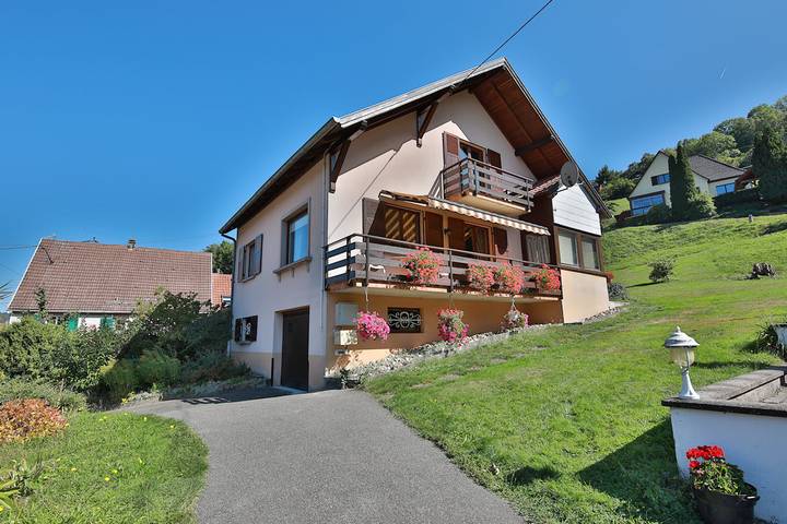 Gîte pour 4 personnes, avec balcon à Luttenbach-près-Munster