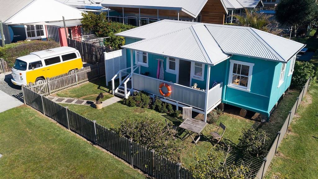 Aurora: quintessential beachfront couples getaway in Currarong, Jervis Bay