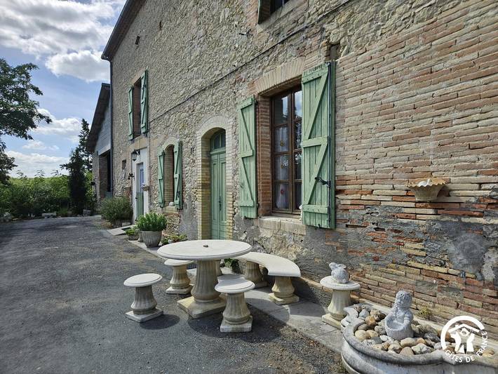 Gîte pour 4 personnes, avec jardin à Saint-Gauzens