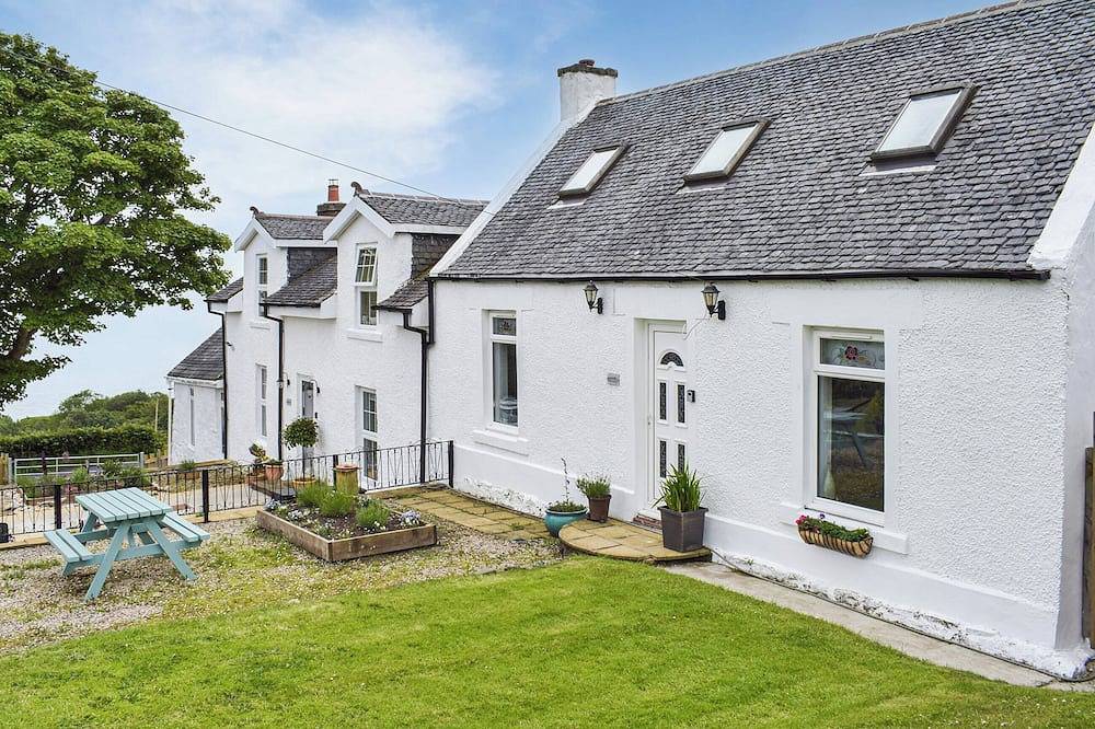 3 Schlafzimmer Unterkunft in Kildonan in Firth Of Clyde